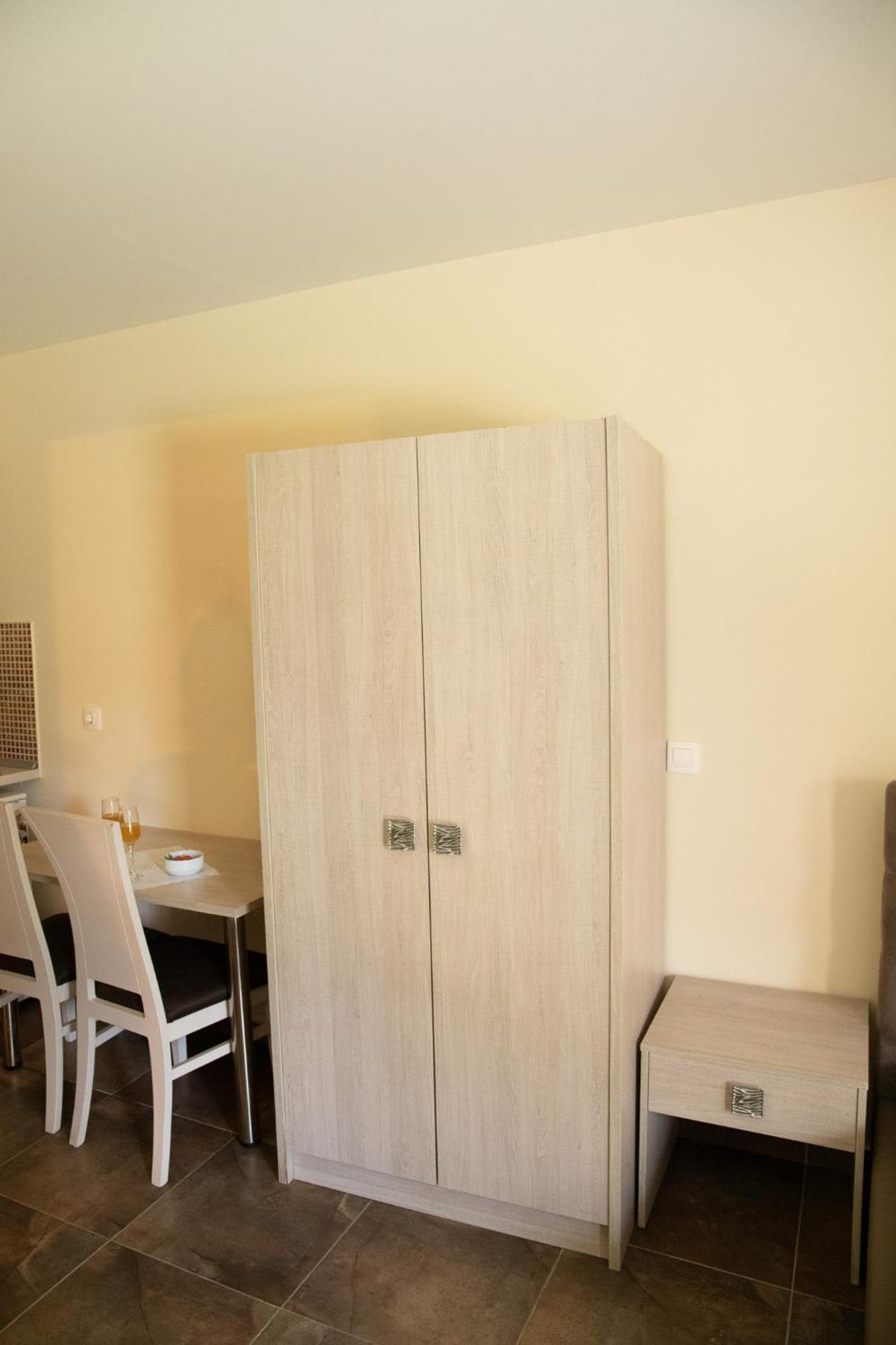 Sunset Inn Kриопиги Екстериор снимка