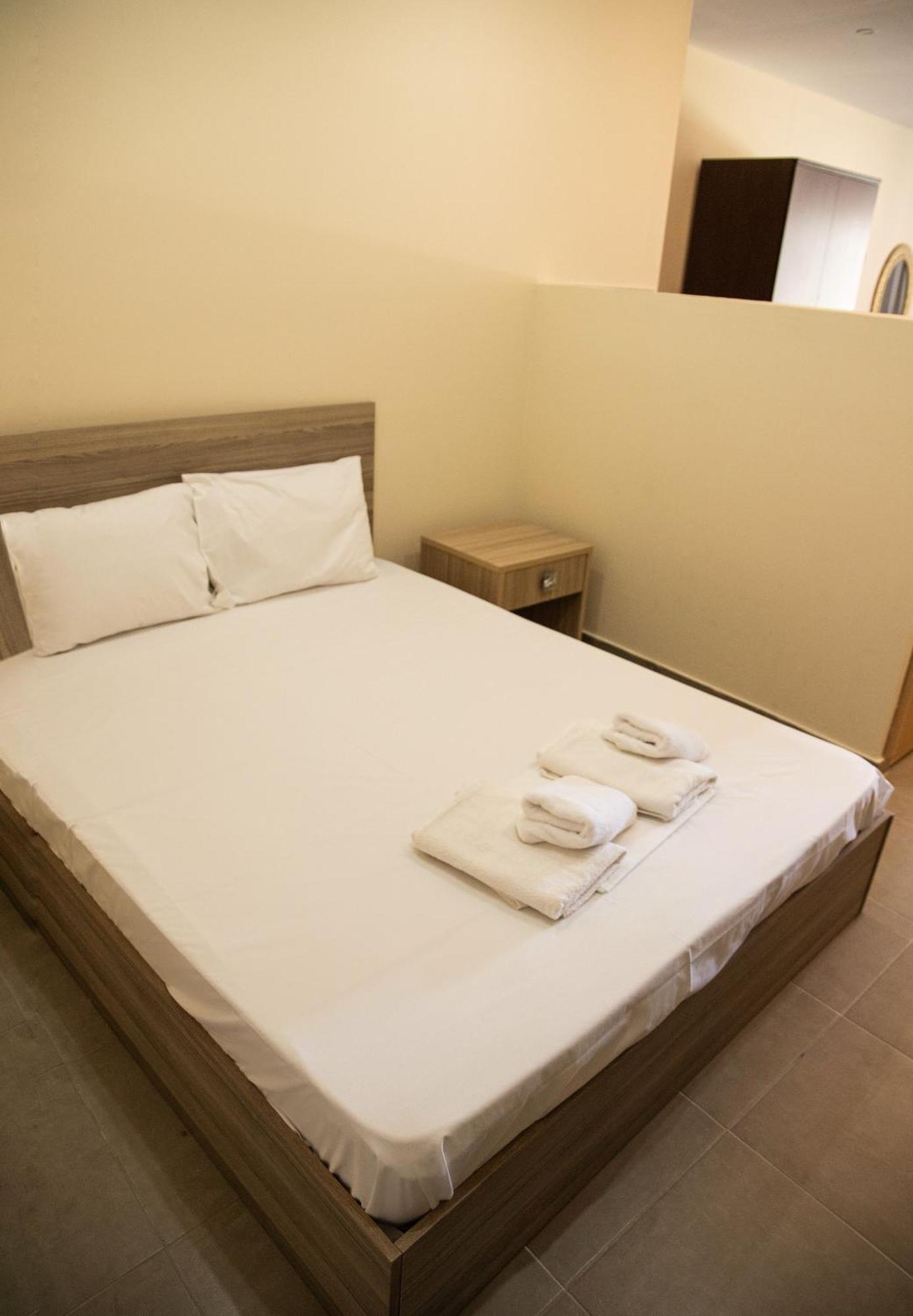 Sunset Inn Kриопиги Екстериор снимка