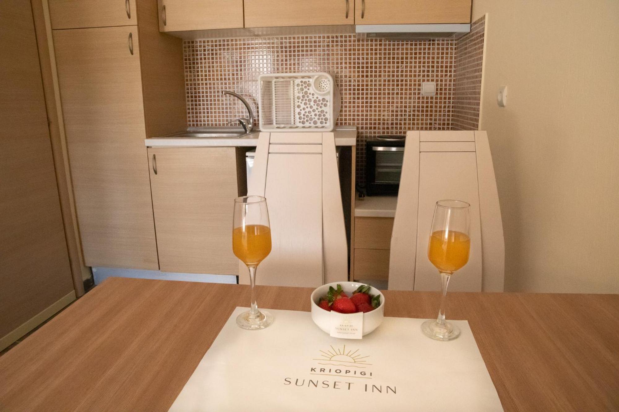 Sunset Inn Kриопиги Екстериор снимка
