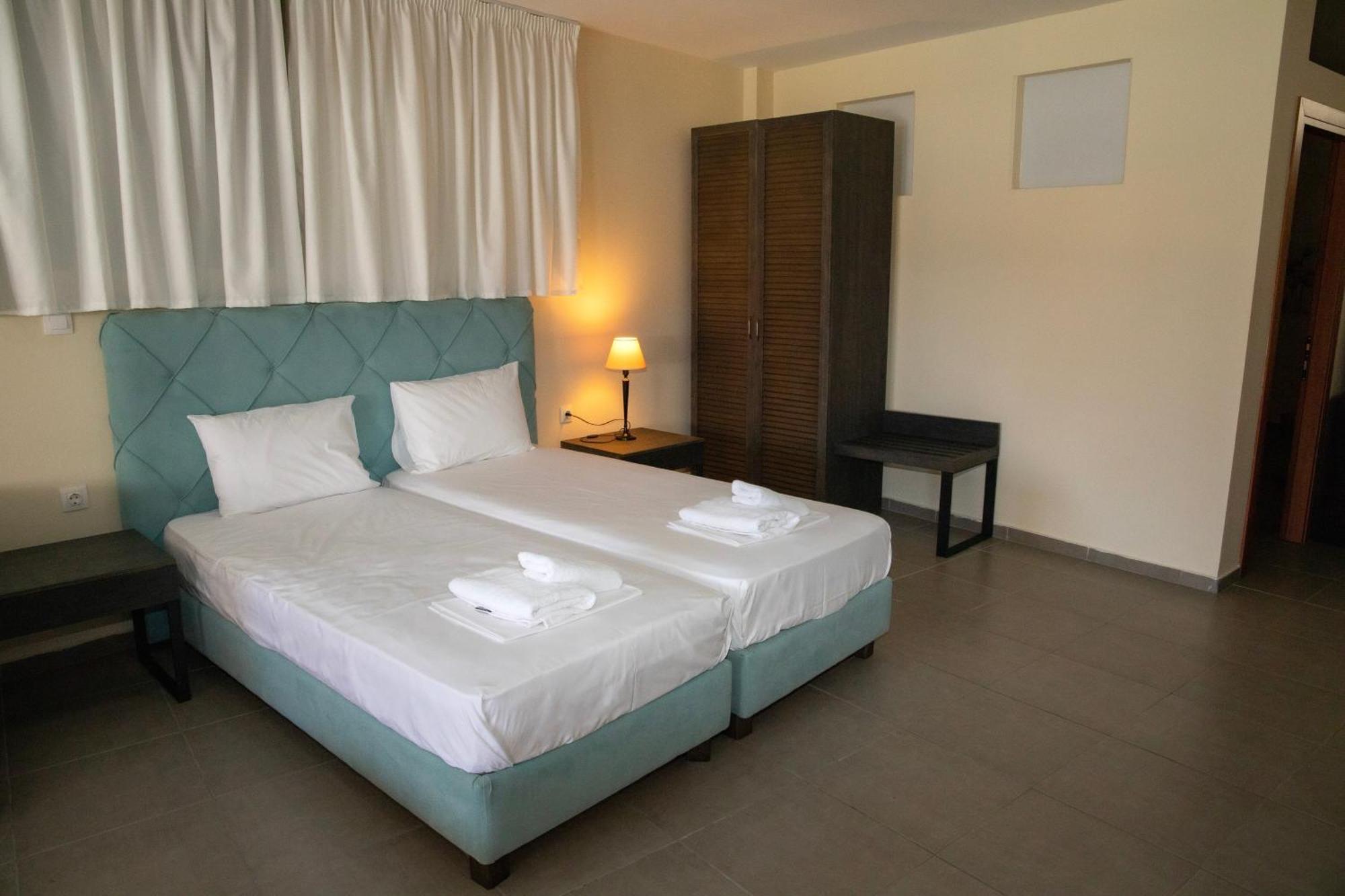 Sunset Inn Kриопиги Екстериор снимка